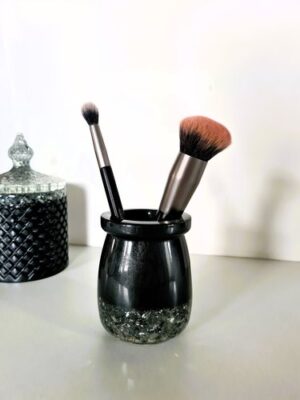 Behälter in schwarz und Silberflocken