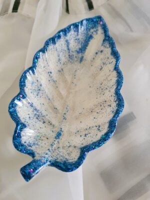 Schale "Blatt" in blau-weiß