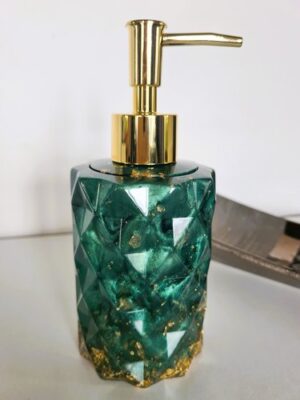 Seifenspender in grün und Goldblatt