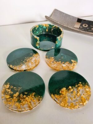 Untersetzer in grün mit Blattgold