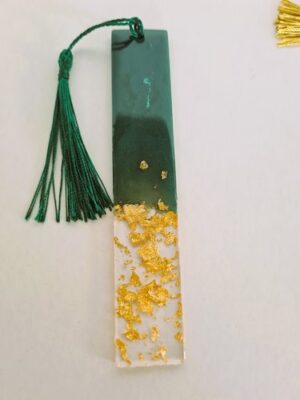 Lesezeichen in grün und Goldblatt